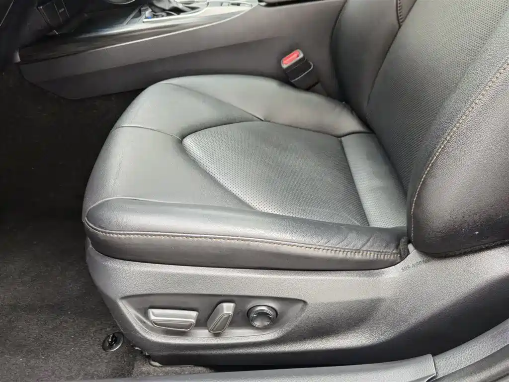 Toyota Camry 2023 — фото 20