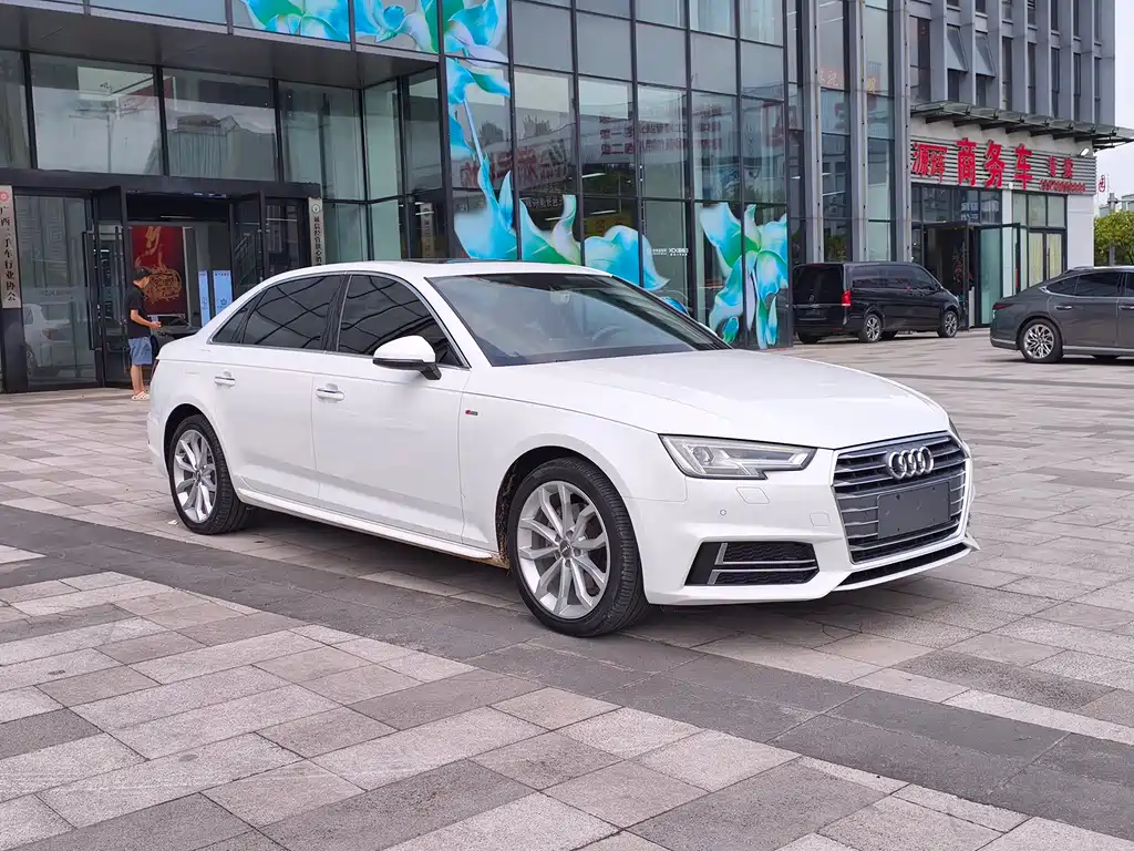Audi A4L 2018 — фото 3