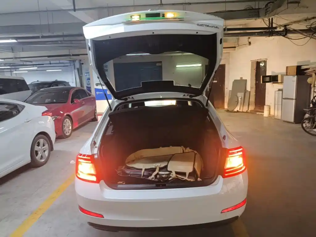 Skoda Octavia 2016 — фото 19