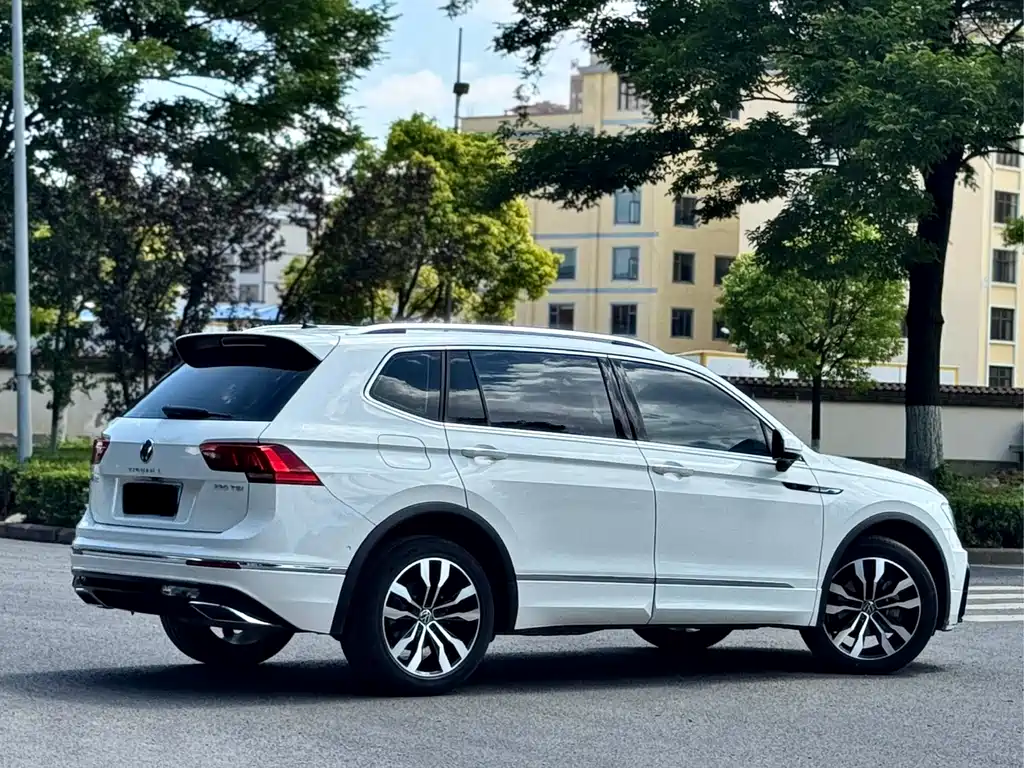 Volkswagen Tiguan L 2021 — фото 7