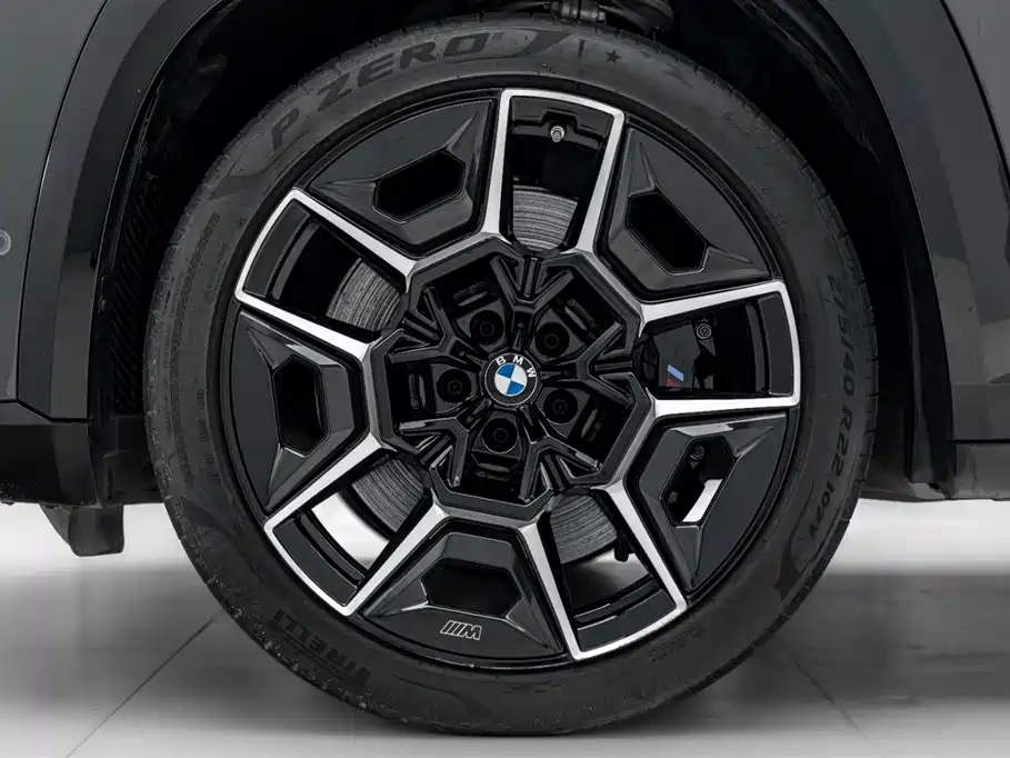 BMW XM 2024 — фото 49