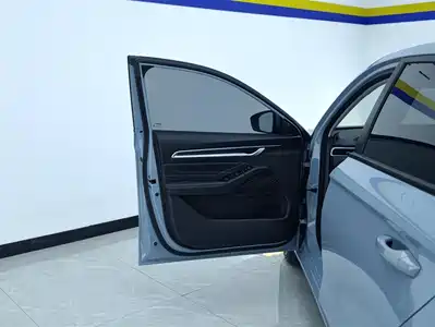 Geely Emgrand 2024