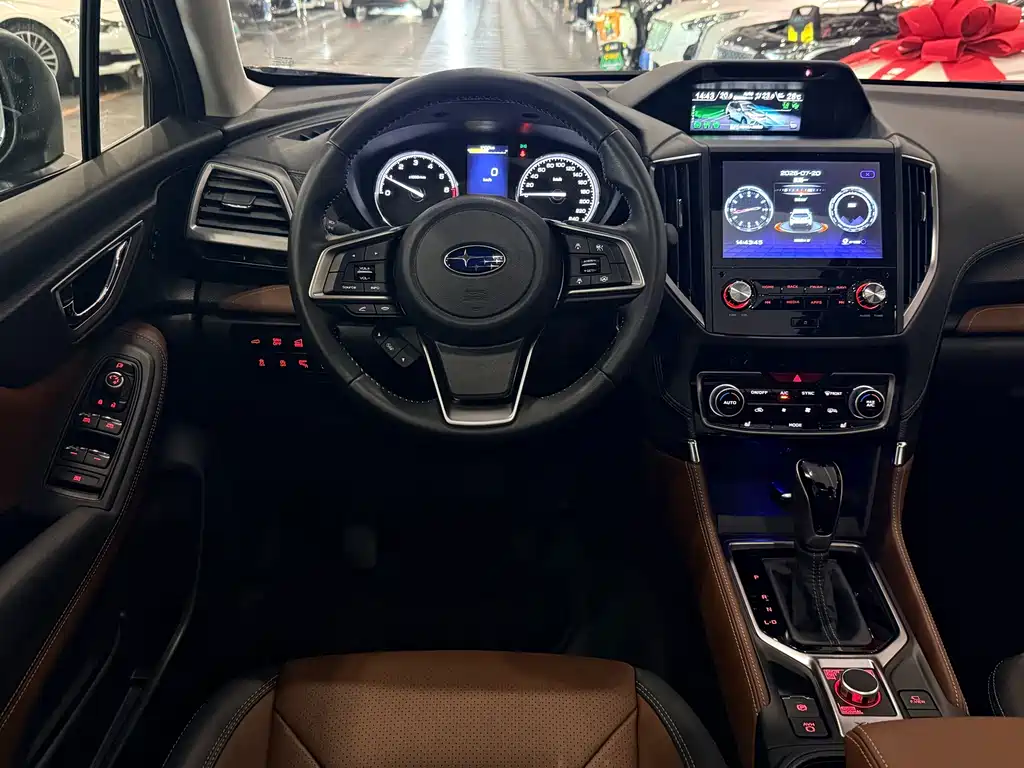 Subaru Forester 2023 — фото 15