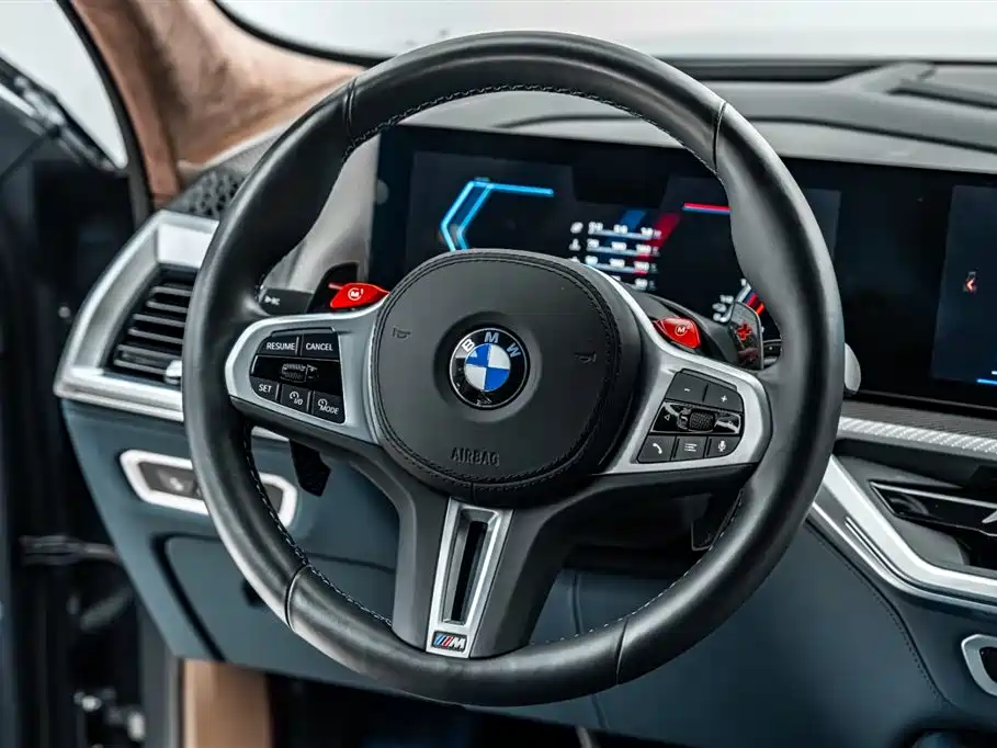 BMW XM 2024 — фото 33