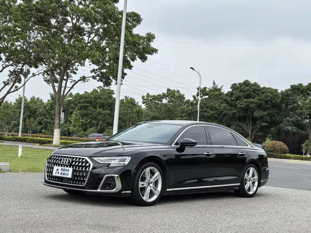 Audi A8 2023 — фото 1