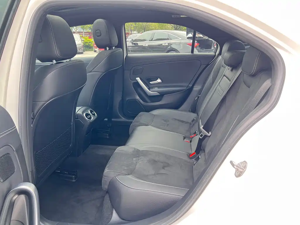 Mercedes-Benz A-Class 2020 — фото 13
