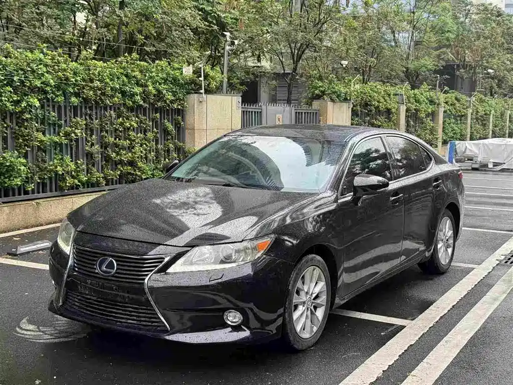 Lexus ES 2014 — фото 1