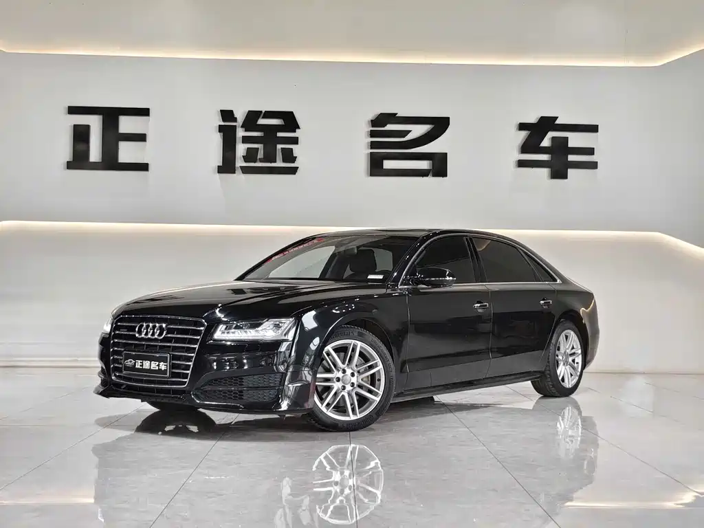 Audi A8 2017 — фото 1