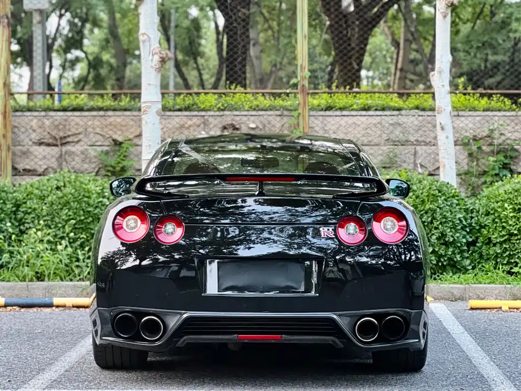 Nissan GT-R 2016 — фото 17