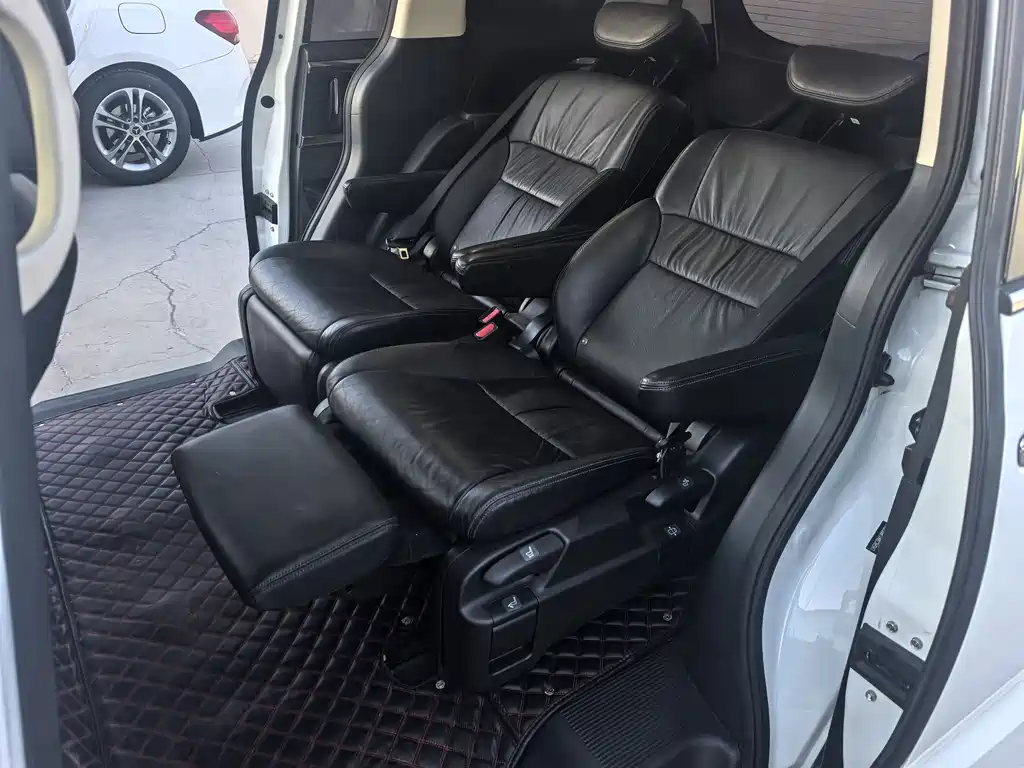 Honda Odyssey 2018 — фото 14