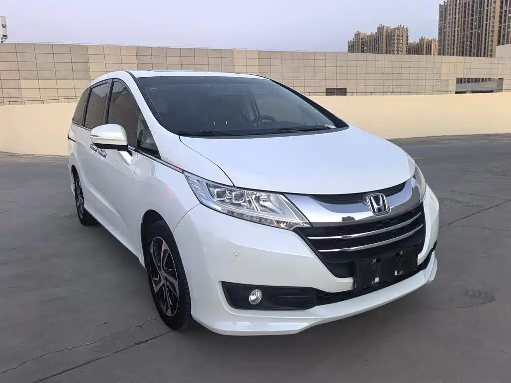 Honda Odyssey 2018 — фото 3
