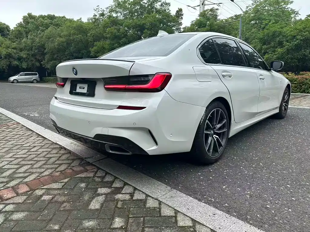 BMW 3 Series 2022 — фото 11