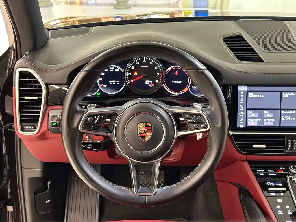Porsche Cayenne 2019 — фото 17
