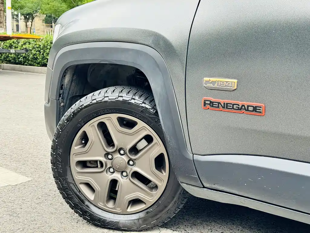 Jeep Renegade 2016 — фото 20