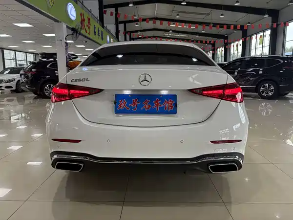 Mercedes-Benz C-Class 2024