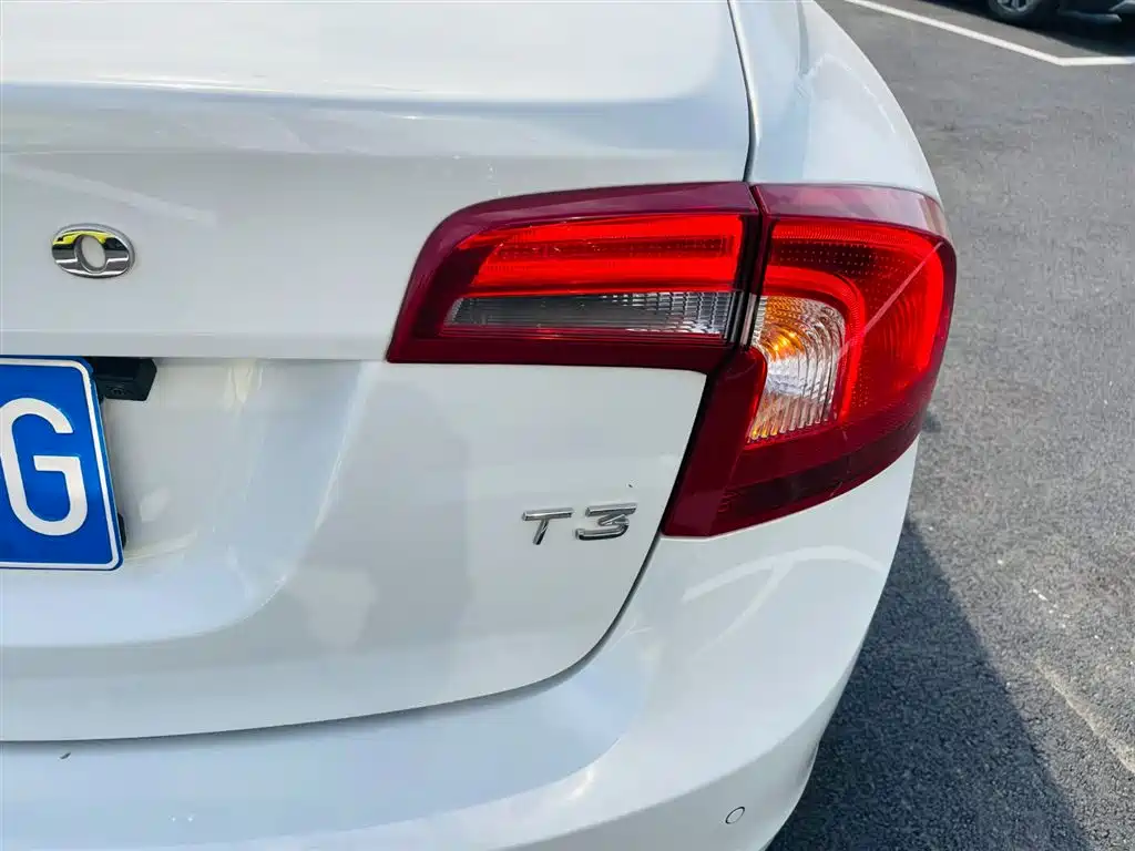 Volvo S60 2018 — фото 11