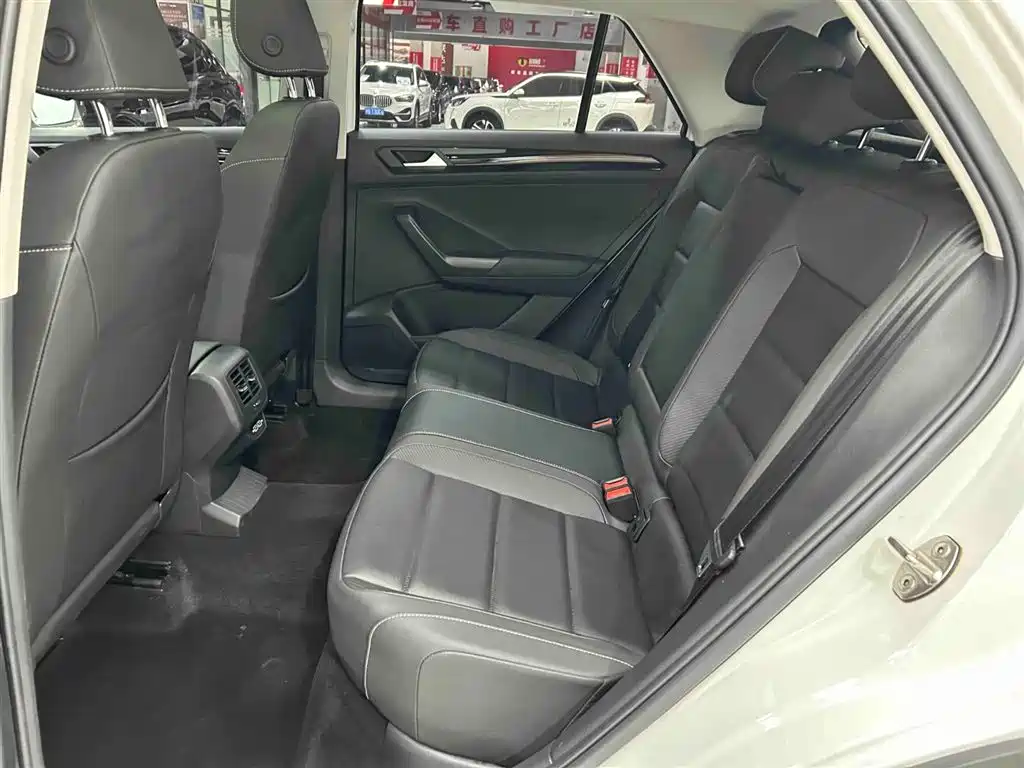 Volkswagen T-Roc 2022 — фото 15