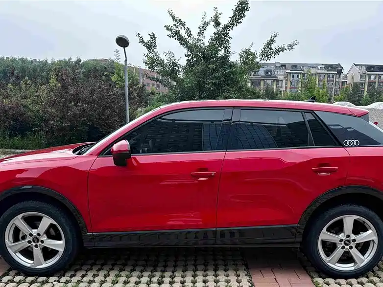 Audi Q2L 2023