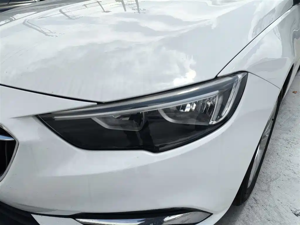 Buick Regal 2018 — фото 18