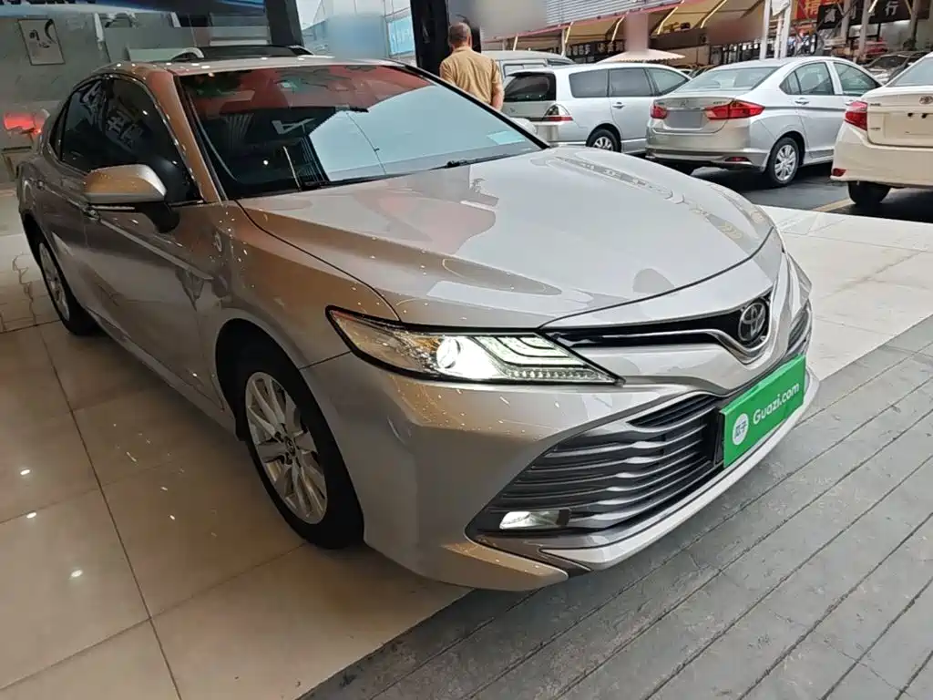 Toyota Camry 2020 — фото 22