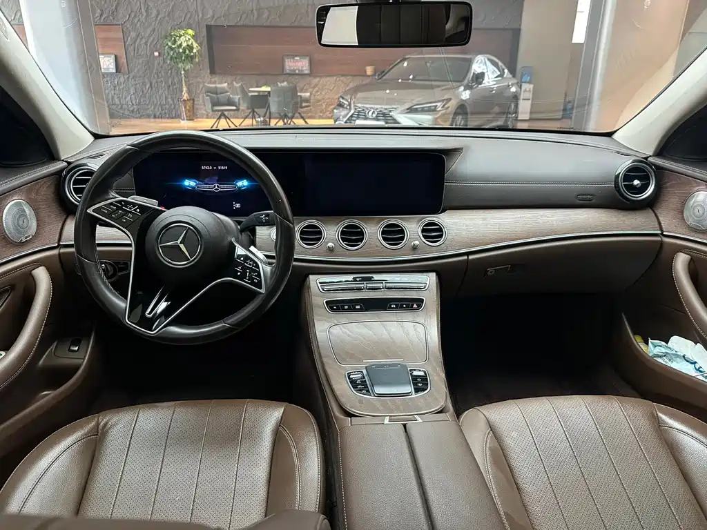 Mercedes-Benz E-Class 2022 — фото 8