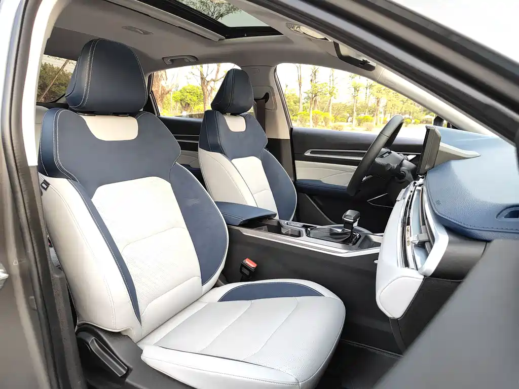 Geely Emgrand 2022 — фото 17