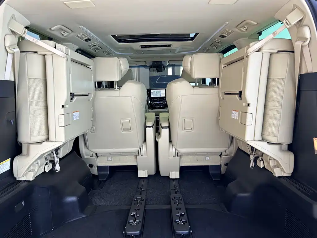 Toyota Alphard 2021 — фото 21