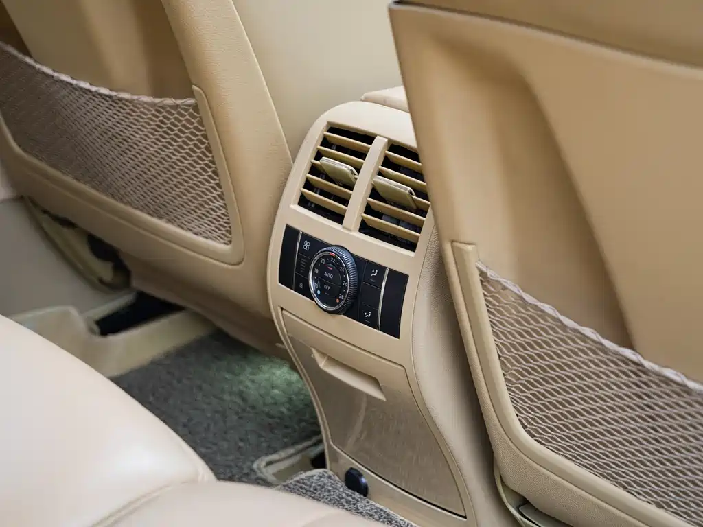 Mercedes-Benz M-Class AMG 2011 — фото 31
