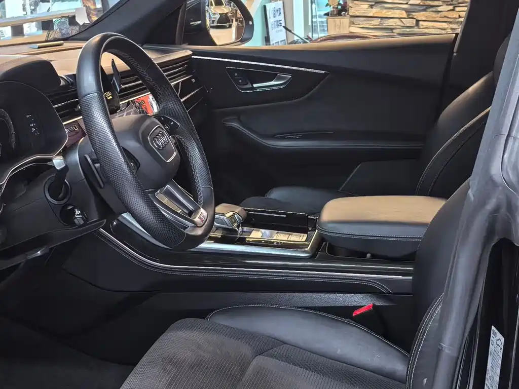 Audi Q8 2021