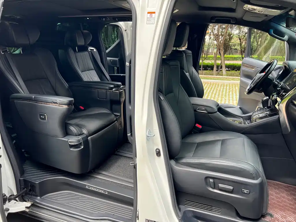 Toyota Vellfire 2021 — фото 8
