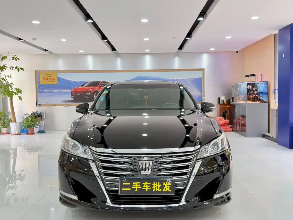 Toyota Crown 2018