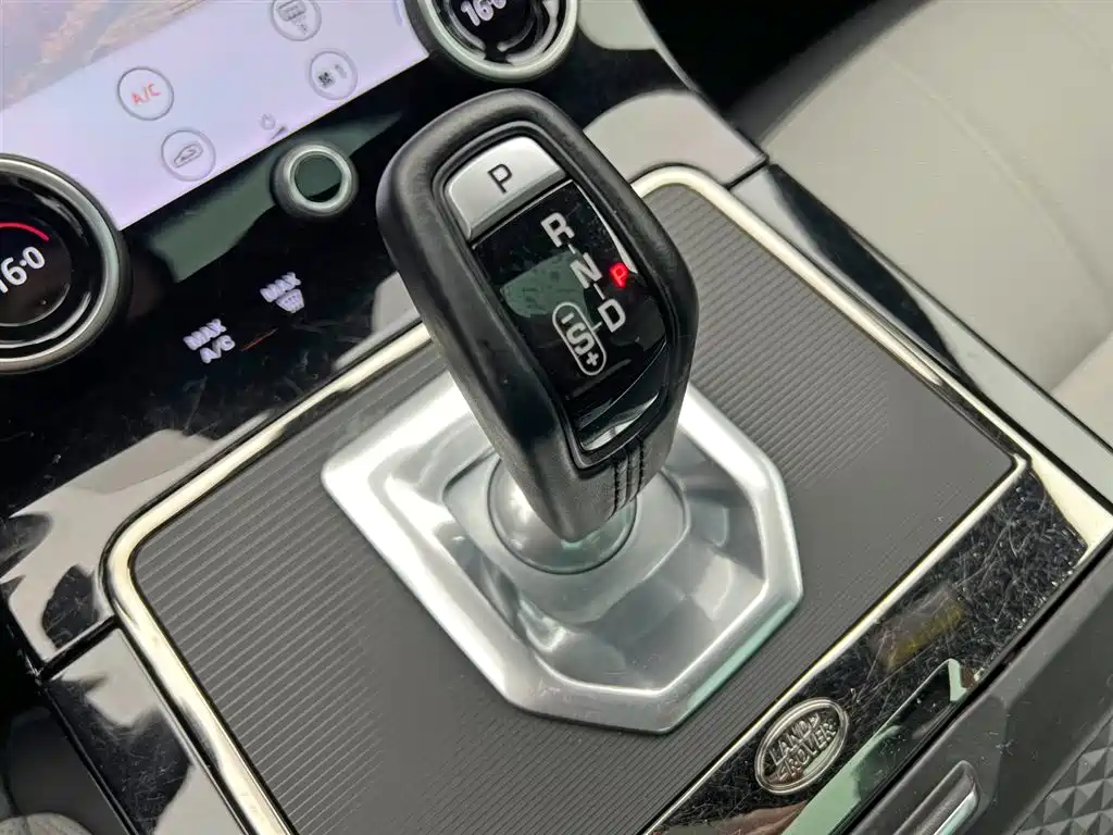 Land Rover Evoque 2020 — фото 18