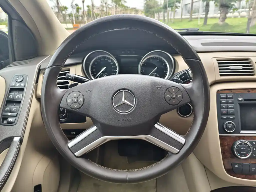 Mercedes-Benz R-Class 2012 — фото 17