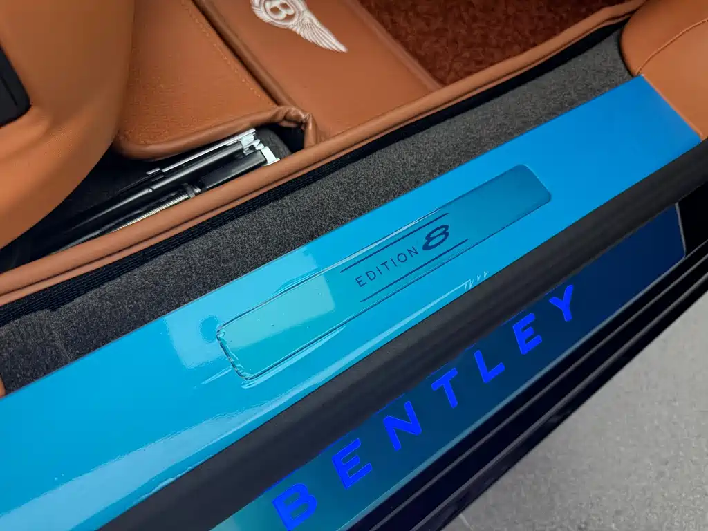 Bentley Flying Spur 2025 — фото 19