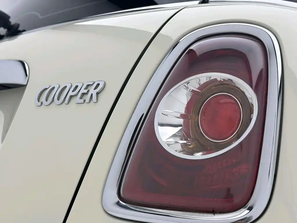 MINI MINI 2011