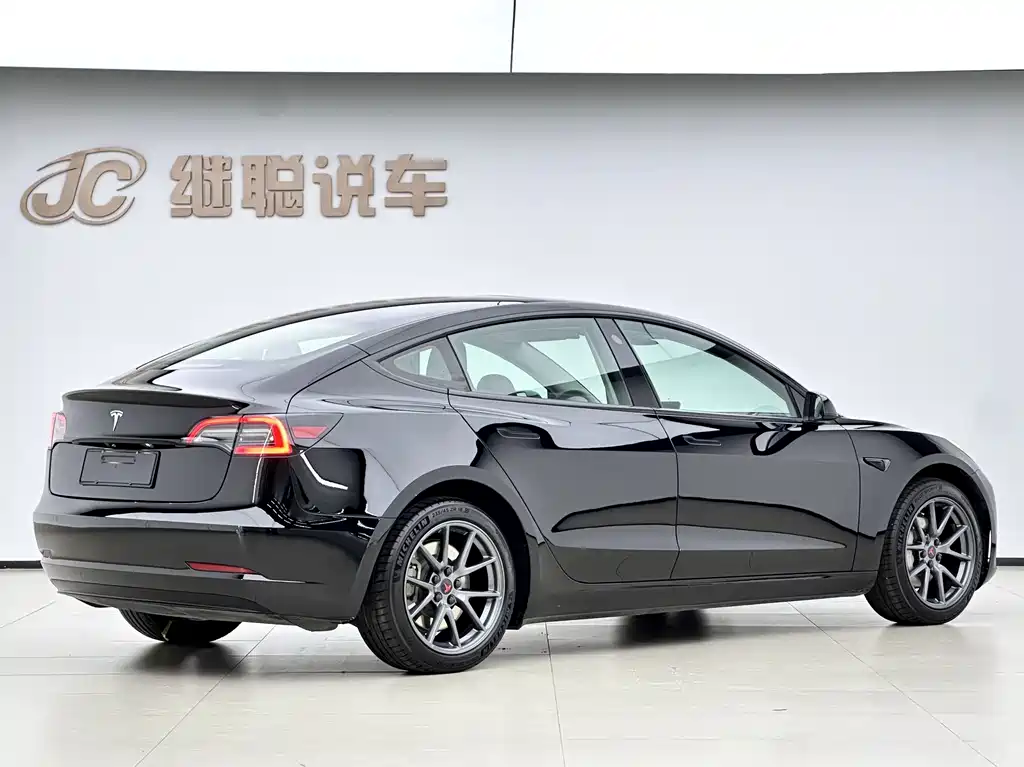Tesla Model 3 2023 — фото 12