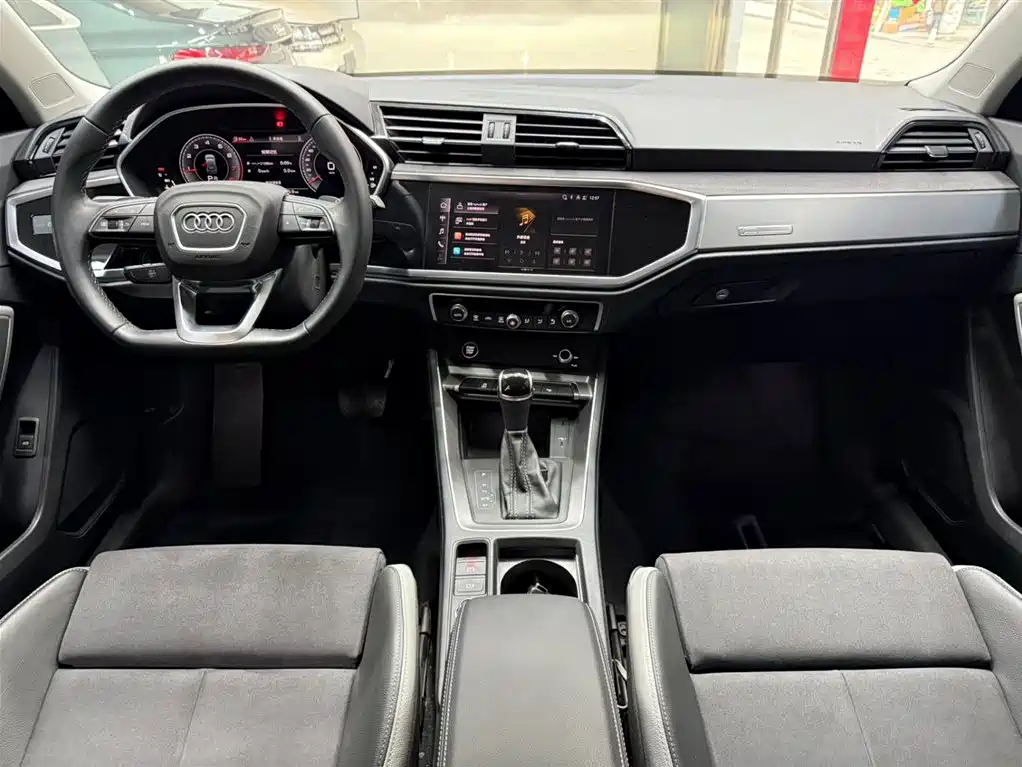 Audi Q3 2023 — фото 20