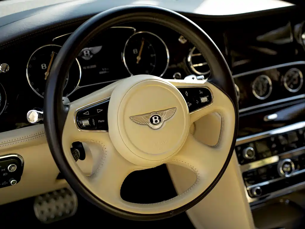 Bentley Mulsanne 2011 — фото 11