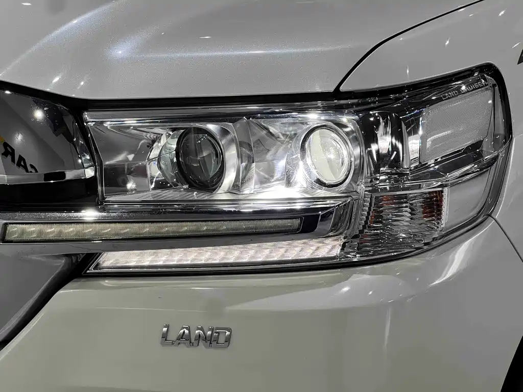 Toyota Land Cruiser 2020 — фото 9
