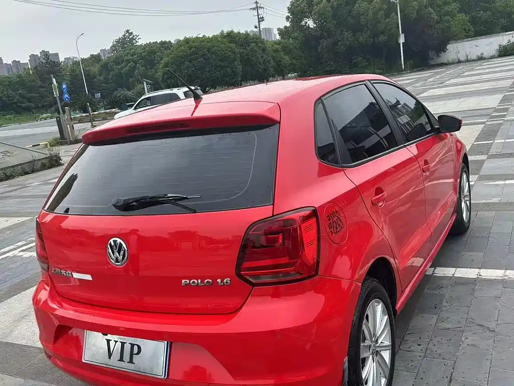 Volkswagen Polo 2015 — фото 10