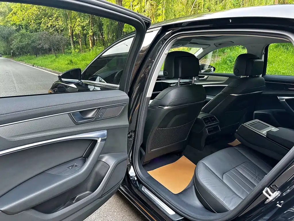 Audi A6L 2020