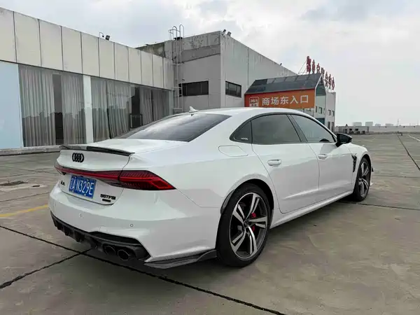 Audi A7L 2022