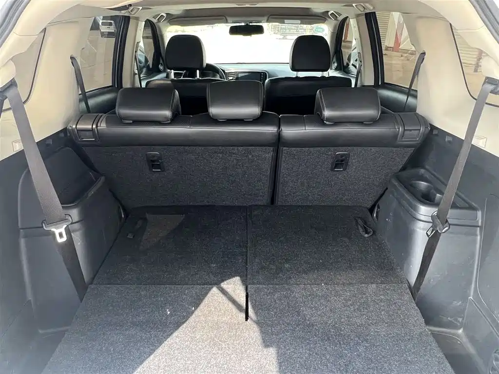 Mitsubishi Outlander 2019 — фото 10