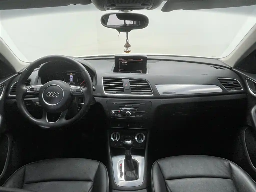 Audi Q3 2013 — фото 15