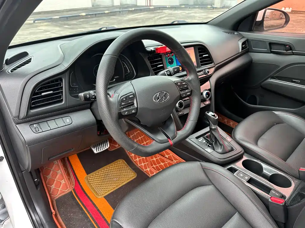 Hyundai Elantra 2020 — фото 10