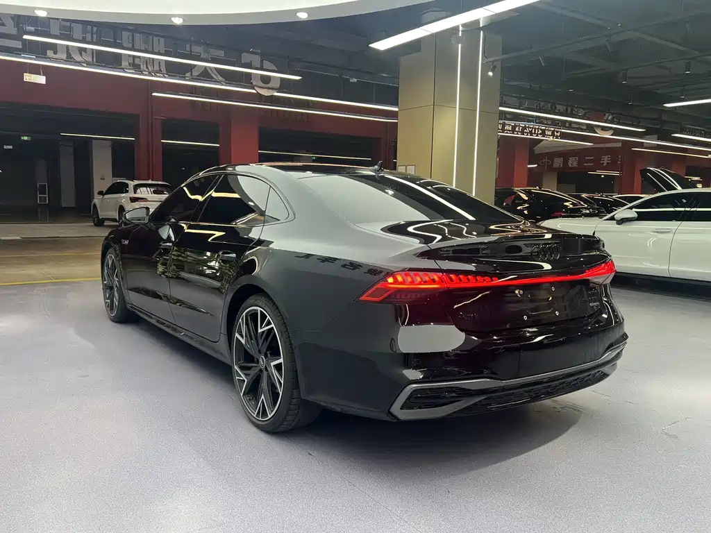 Audi A7L 2024 — фото 17