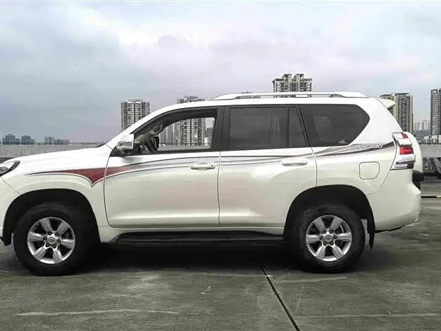 Toyota Prado 2015 — фото 2