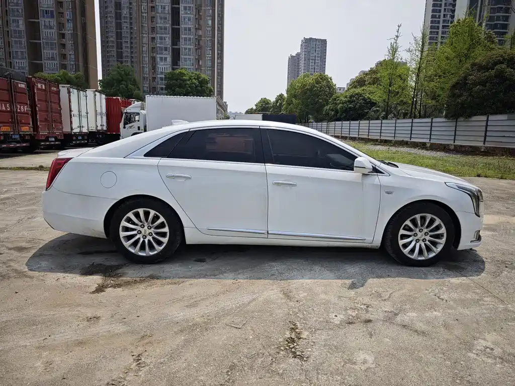 Cadillac XTS 2018 — фото 10