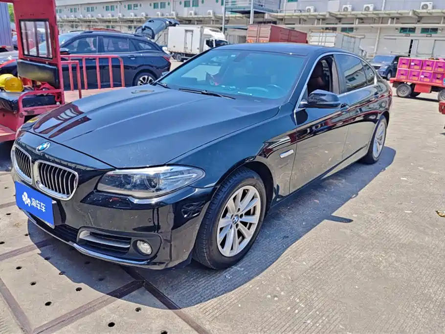 BMW 5 Series 2015 — фото 1