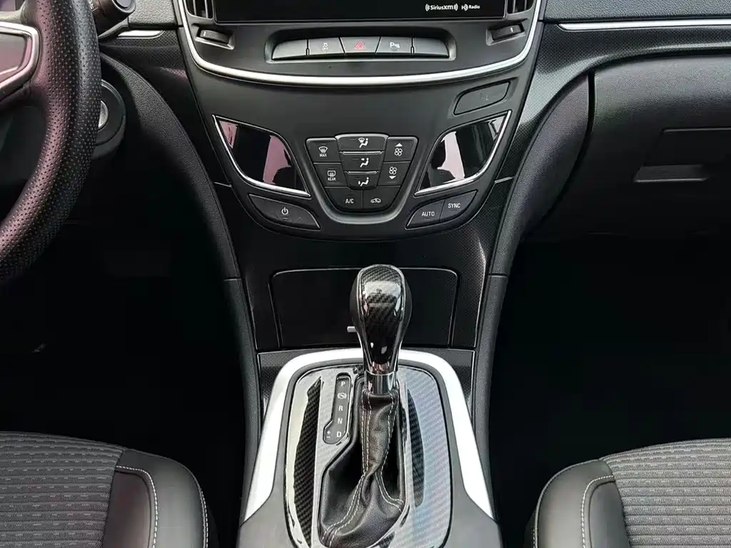 Buick Regal 2017 — фото 11